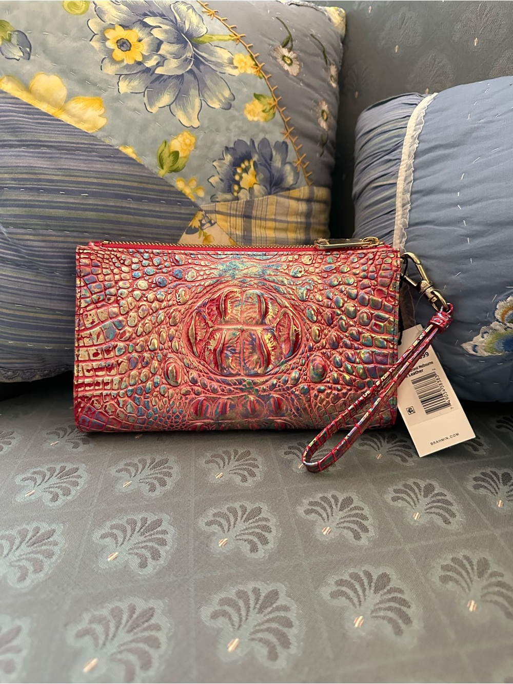 SALE TODAY Brahmin  Magenta Wonderland Daisy Wristlet see below - Picture 3 of 6